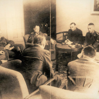 Generáli Rudolf Viest a Ján Golian vypočúvaní generálom SS H. Höflem v Bratislave v novembri 1944