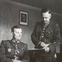 Gen. Ján Golian a kpt. Milan Polák na veliteľstve 1. čs. armády na Slovensku v Banskej Bystrici