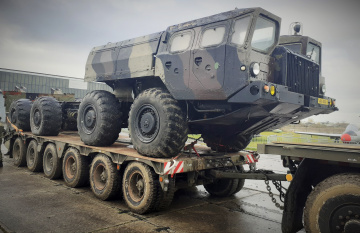 Ťažký nákladný automobilový špeciál MAZ 543