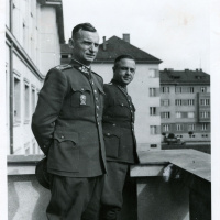 2. Brig. gen. Ján Golian a kpt. pech. v zál. Milan Polák v čase SNP.