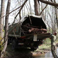 Vyzdvihnutie nemeckých vozíkov na Lešti 