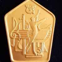 Plaketa ASUT 85 1. miesto_averz