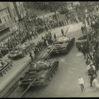 SNA Bratislava - Okupanti - Vojská Varšavskej zmluvy v uliciach Bratislavy, august 1968 (2)