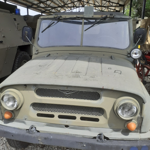 Terénny osobný automobil UAZ- 469