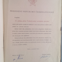 Dekrét prezidenta  o prepožičaní bojovej zástavy