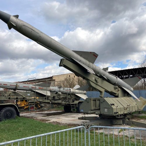 Odpaľovacia rampa SM-90 z protilietadlového raketového kompletu  S-75M Volchov