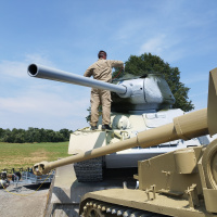 Ošetrovanie povrchu tanku T-34 (TARAN), rázcestie Kapišová