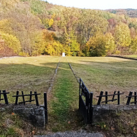 Pamätné miesto s pomníkom Tokajíckej tragédie - október 2021