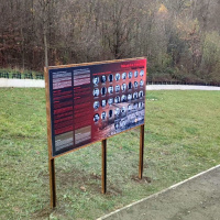 Pamätné miesto s pomníkom Tokajíckej tragédie - informačná tabuľa - november 2023