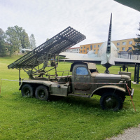 11. Gardový mínomet BM 13-16 počas prebiehajúcej renovácie