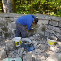 22. Oprava časti oporného múru na Pamätníku 1. čs. armádneho zboru na Dukle