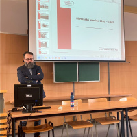 4. Prednáška Dr. Uhrina