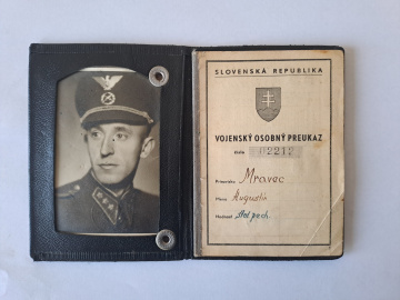 Vojenský osobný preukaz stotníka pechoty Augustína Mravca