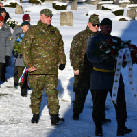 Pieten kladenie vencov pri príležitosti 81. výročia oslobodenia mesta Svidník na Pamätníku. 1. čs. armádneho zboru na Dukle (1)