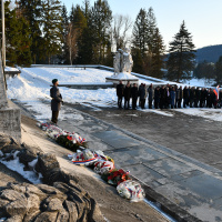 Pietne kladenie vencov pri príležitosti 81. výročia oslobodenia mesta Svidník na Pam. sovietskej armády v o Svidníku (3)
