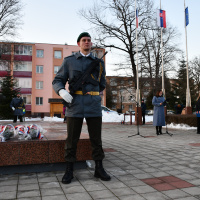 Pietne kladenie vencov pri príležitosti 81. výročia oslobodenia mesta Svidník pri soche arm. gen. Ludvíka Svoboda (2)