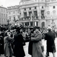 10. Bratislava sa rozlúčila s Červenou armádou.