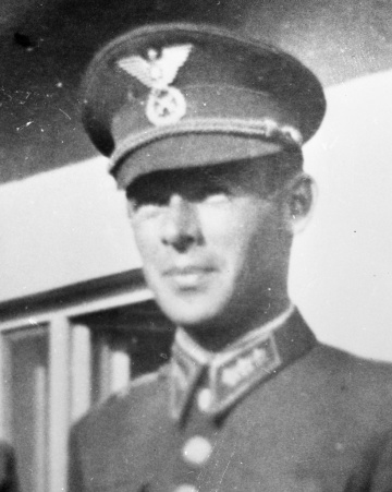 kpt. Ing. Viktor OZÁBAL, narodil sa 1. 9. 1913 v Radošovciach, okres Skalica.