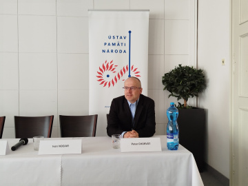 Mgr. Peter Chorvát, PhD. na konferencii ÚPN. 