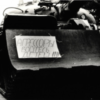 VHÚ-VHA BA - Protestný nápis odcudzujúci vojenskú intervenciu
