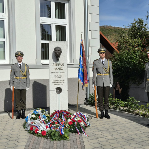 Pietny akt