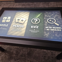 Interaktívny dotykový stôl vo Vyhliadkovej veži na Dukle s aktivitami pre návštevníkov