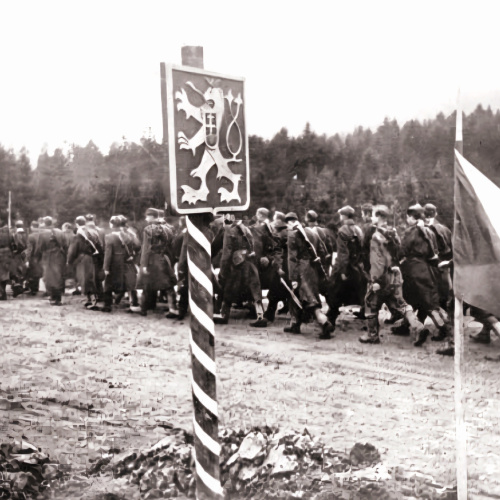 Vojaci 1. čs. arm. zboru pri prechode cez Duklu