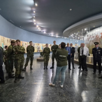 Delegácia ČSOL na Dukle - prehliadka Centrálnej expozície vo Svidníku