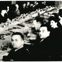 Slávnostná večera pre vojenských atašé v Budapešti v roku 1941, v popredí prvý zľava v civile.