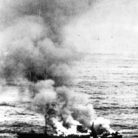 Horiaci „Alsterufer“ po zásahu bômb zhodených z čs. Liberatora. 27.12.1943