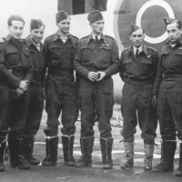 Osádka čs. Liberatora GR. Mk. V BZ796 (H), ktorú tvorili P/O O. Doležal, Sgt R. Procházka, F/O Z. Hanuš, F/Sgt M. Ludikar, F/Sgt J. Hahn, F/Sgt I. Schwarz, Sgt F. Veitl a W/O J. Kosek