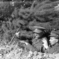 Veliteľ 1. čs. armádneho zboru gen. L. Svoboda na pozorovateľni