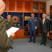 Generálporučík Zmeko ocenil pracovníkov Vojenského historického ústavu